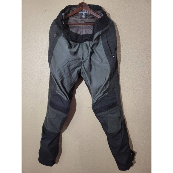 Modern Concept B M W Men's Pant.Size 48 Large. Condition Is Very good. - Picture 1 of 4